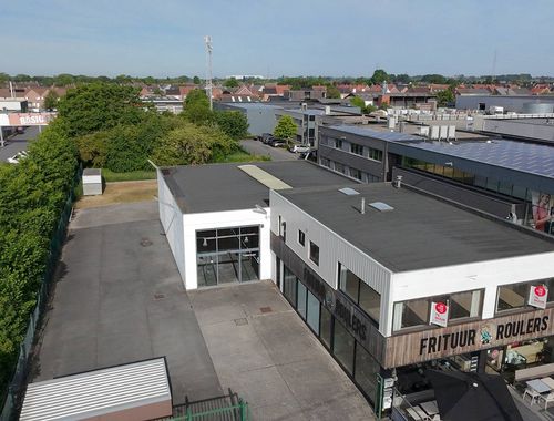                                         Bien commercial avec habitation à louer à Roeselare, € 3.900
