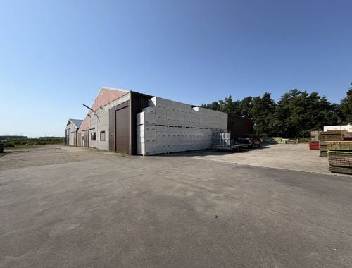                                         Entrepôt à louer à Kieldrecht, € 1.590
