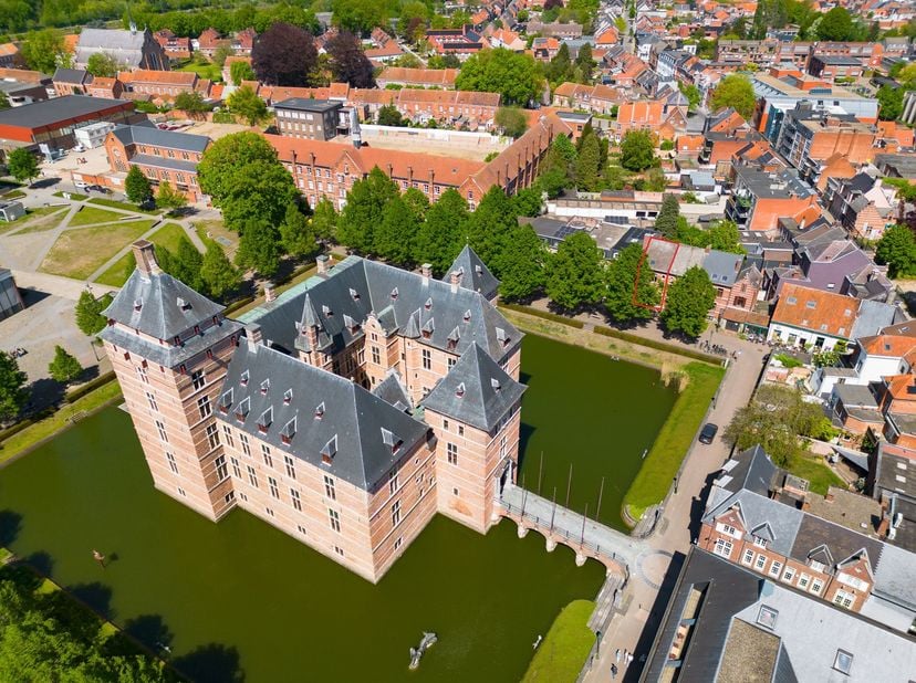 Huis te koop in Kasteelplein 26,
                    2300 Turnhout