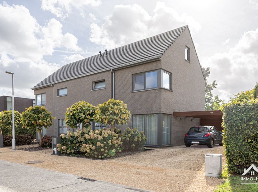 Maison à vendre à Vaarlaars 35 - A,
                    9080 Lochristi