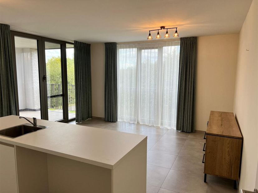 Prachtig en energiezuinig appartement met 2 slaapkamers, terras, autostaanplaats en kelderberging in Lier!<br />
Ligging<br />
Dit prachtige apparte