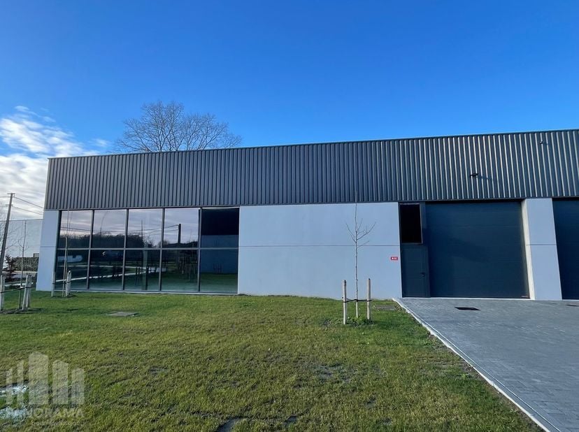 Bedrijfsvastgoed te koop in Zwartegatstraat 15,
                    8020 Oostkamp