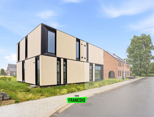                                         Koppelwoning te koop in Krombeke, € 342.000

