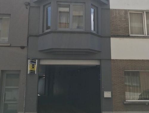                                         Garage à louer à Tienen, € 112
