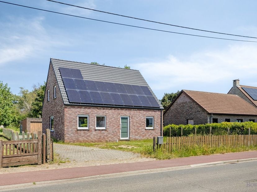 Energiezuinige woning met 4 slaapkamers op perceel van 14a 53ca te koop in Westerlo<br />
<br />
Gelegen in een rustige en groene omgeving biedt deze