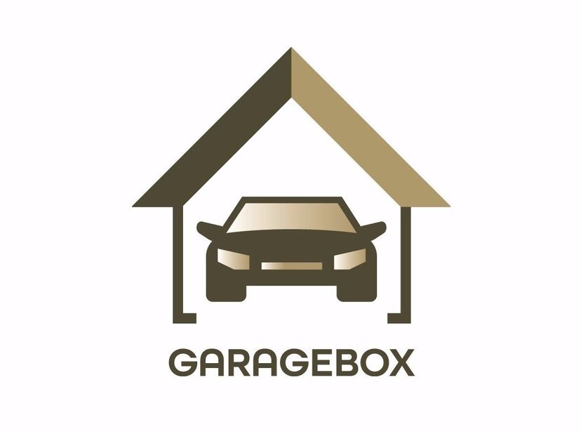 Deze garage bevindt zich in residentie "Aurora" op verdieping -1 op wandelafstand van de Grote Markt.<br />
In-en uitrit via autolift aan de stationss