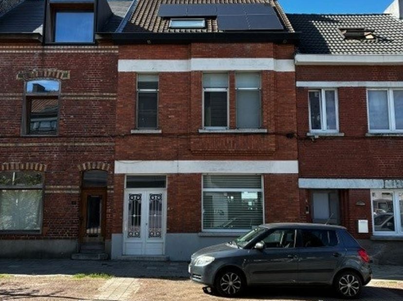 Huis te koop in Peter Benoitlaan 6,
                    9050 Gentbrugge