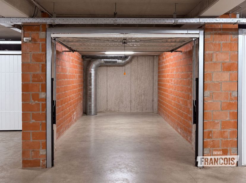 Garage te koop in Paul Devauxstraat 25 bus BOX8,
                    8370 Blankenberge