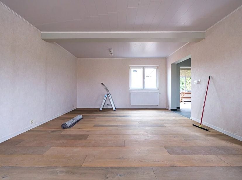 Deze woningen zijn gelegen op minder dan 10 minuten van het centrum van Sint-Truiden en op slechts 10 minuten van de dichtstbijzijnde oprit van de E40