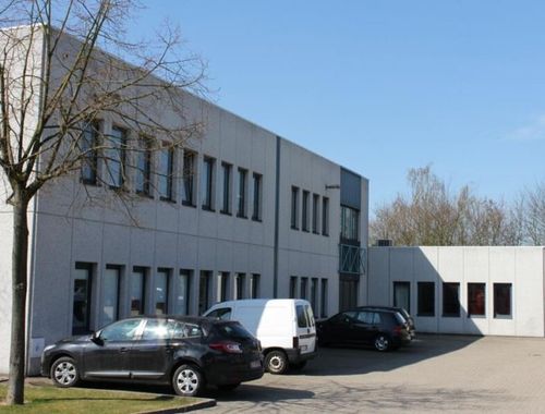                                         Bâtiment d’entreprise à louer à Zellik, € 4.566,67
