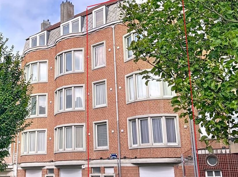 Rue Jules Debecker : Proximité Basilique de Koekelberg, Parc Elisabeth, Blvd Léopold II, Simonis : Immeuble de Rapport composé de 5 appartements 2 cha