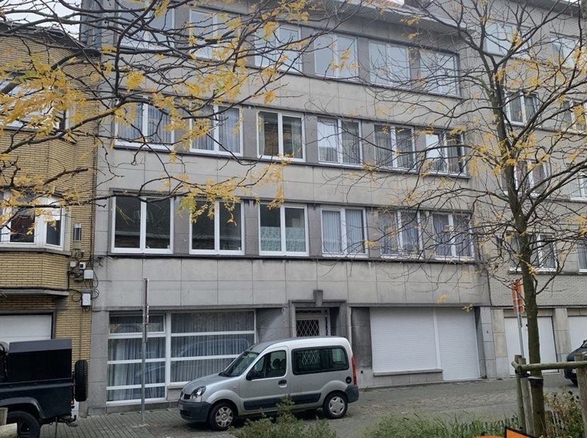 ! Une visite peut uniquement être demandée via notre site web : www.hetwoonburo.be !<br />
rue de Grand-Halleux 4 - 1082 Berchem-Ste-Agathe:<br />
App