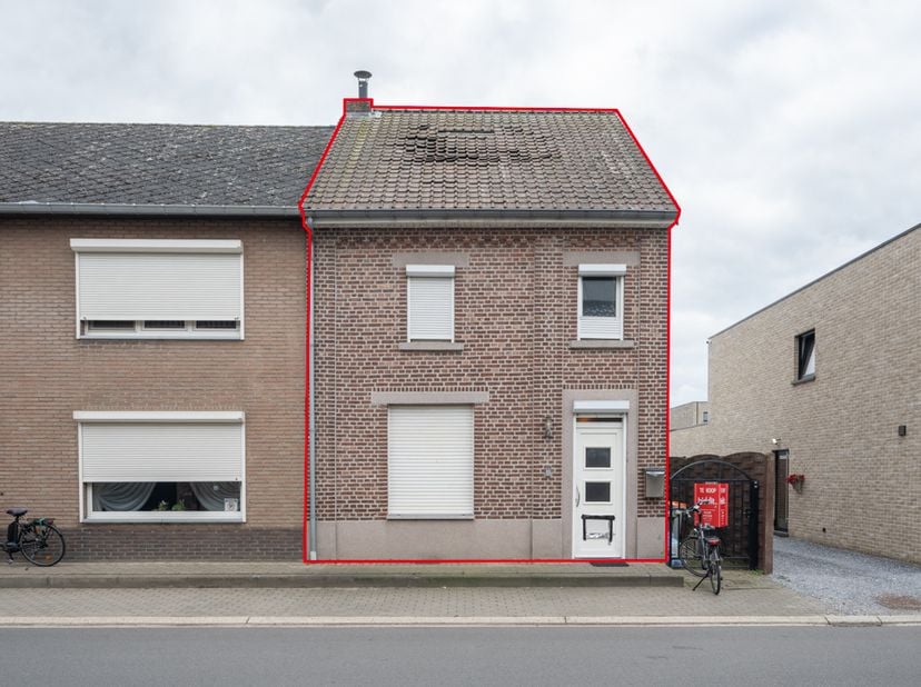 TE RENOVEREN WONING MET ZONNEPANELEN te 3630 Maasmechelen, Steenkuilstraat 36