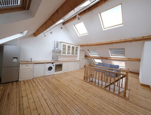                                         Penthouse te huur in Brussel, € 1.800
