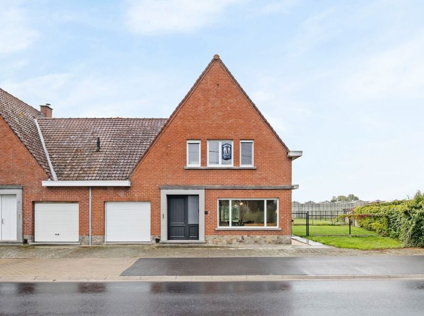 Huis te koop in Ieperstraat 160,
                    8840 Staden
