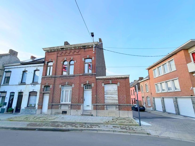 Huis te koop
                    in 6032 Mont-sur-Marchienne