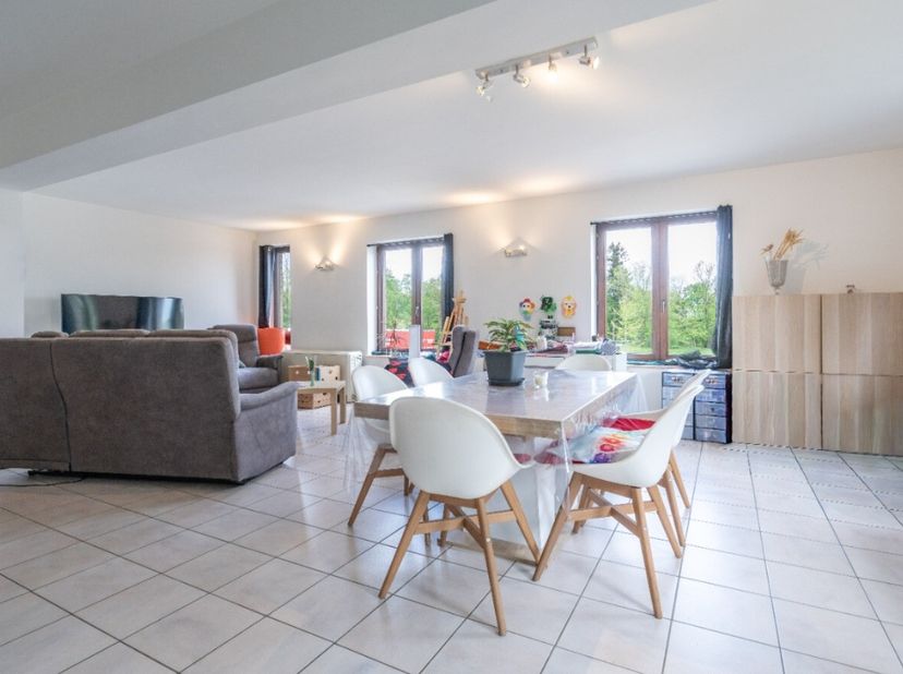 span style="font-size: 11pt;"&amp;gt;ERA B-LUX biedt u dit duplex appartement met 3 slaapkamers aan, ideaal gelegen in Bastogne.Dit pand biedt een comfort