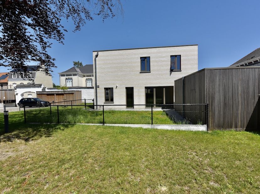 In Project Villa 36 woont u in en nabij het groen met de allures van een landelijke gemeente. Het project is gelegen in een rustige buurt op wandelafs