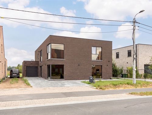                                         Eengezinswoning te koop in Onze-Lieve-Vrouw-Waver, € 1.195.000
