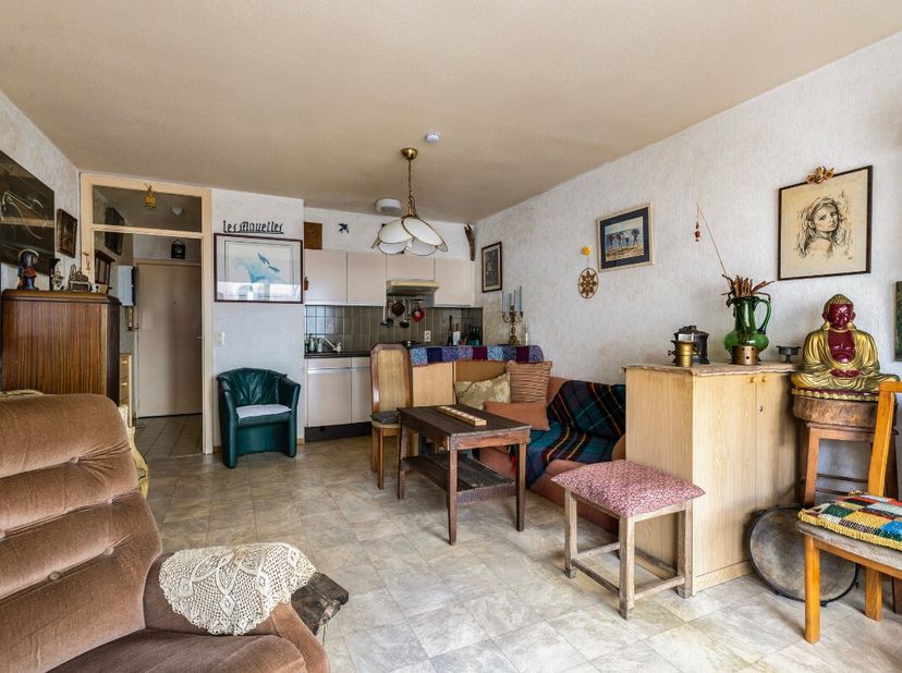 Wenduine: Studio confortable à vendre avec vue limitée sur la mer au coeur de Wenduine.Studio pratique au centre de Wenduine à vendre, à proximité du