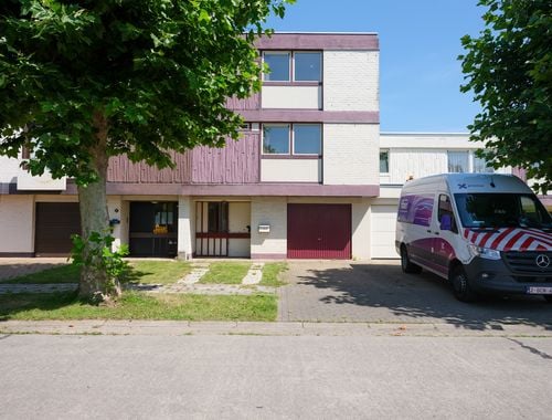                                         Rijwoning te koop in Oostkamp, € 145.000
