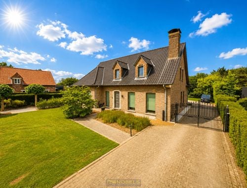                                         Villa te koop in Oosterzele, € 725.000

