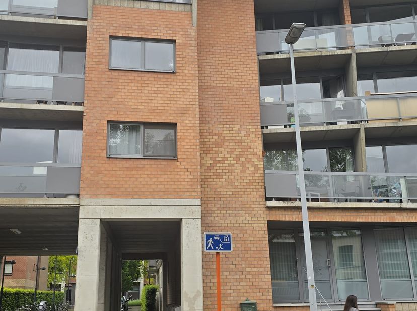 Appartement met een bewoonbare oppervlakte van 55 m² beschikt over een praktische en doordachte indeling. De lichtrijke leefruimte biedt voldoende pla