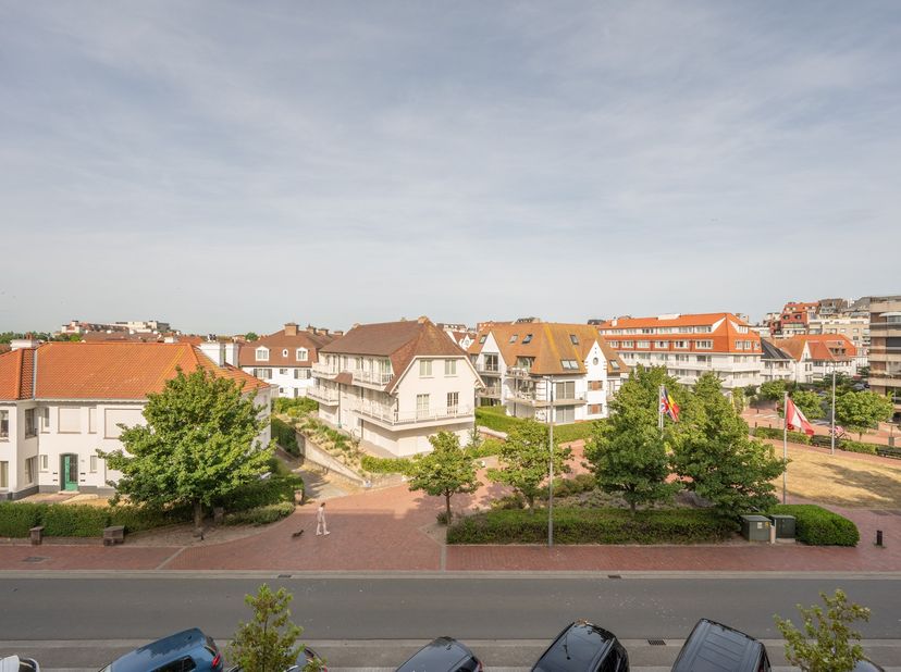 Appartement te koop in Koningslaan 184 bus 32,
                    8300 Knokke
