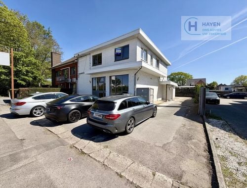                                         Handelszaak te huur in Diepenbeek, € 3.000
