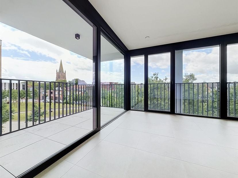 Nieuwbouwappartement in de residentie 'Kasteelvijver' te Langemark.<br />
Dit appartement bevindt zich op de tweede verdieping en beschikt over een be