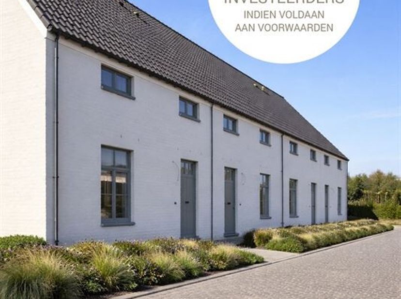 NIEUWBOUWWONING MET 3 SLKS OP HET BEGIJNHOF<br />
Aan de stadsrand van Sint-Truiden treffen wij op het Begijnhof vier unieke nieuwbouwwoningen aan. De
