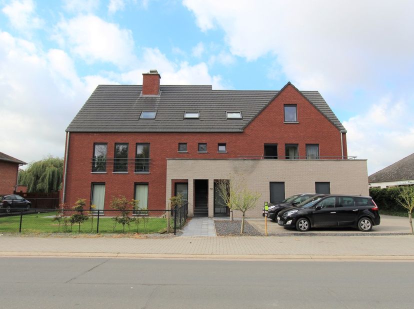 Dit gelijkvloers appartement is gelegen in een recent gebouw. Goede ligging aan de stadsrand, vlakbij het natuurgebied De Kevie.<br />
<br />
Het appa