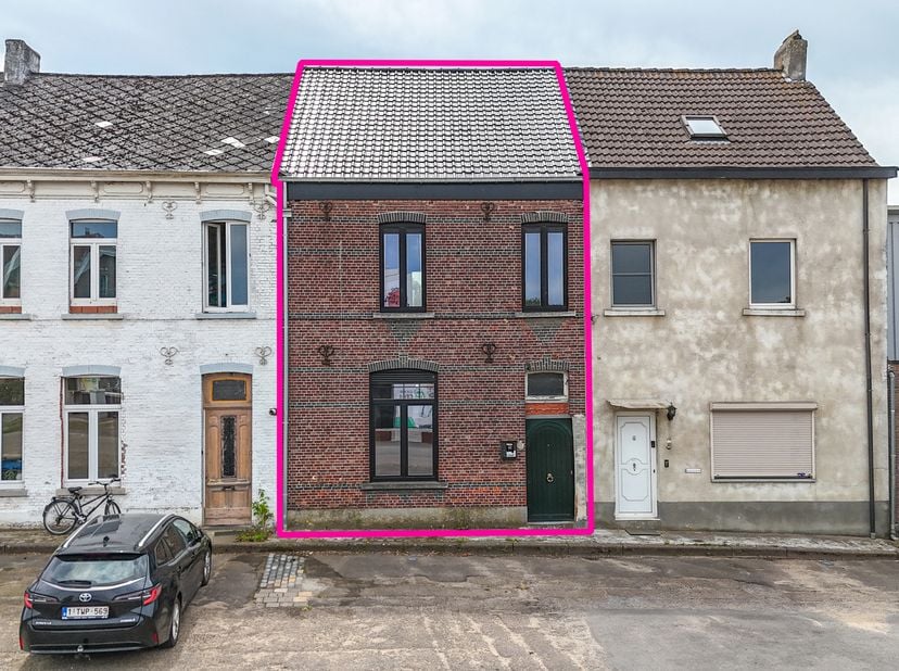 Huis te koop in Commelo 5 bus 1,
                    3580 Beringen