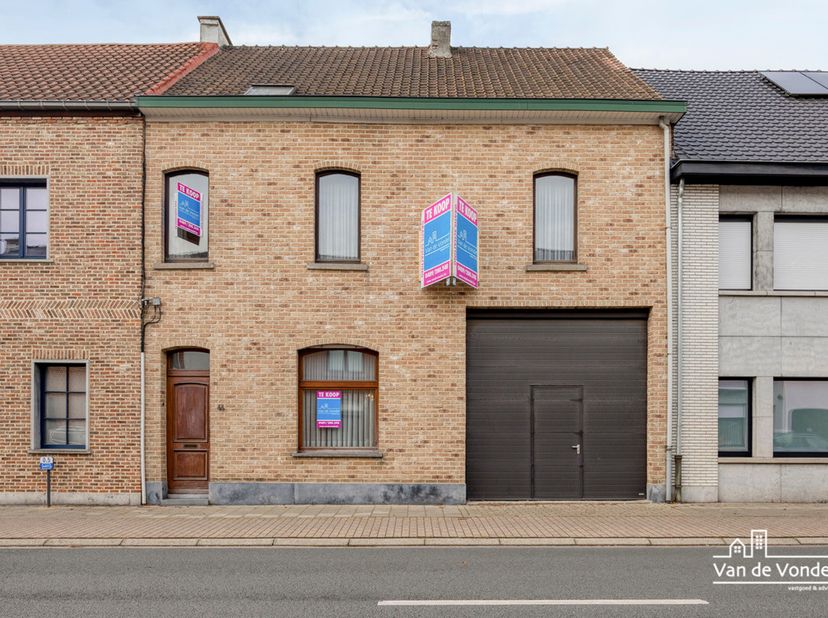 Huis te koop in Ninovesteenweg 44,
                    9320 Erembodegem