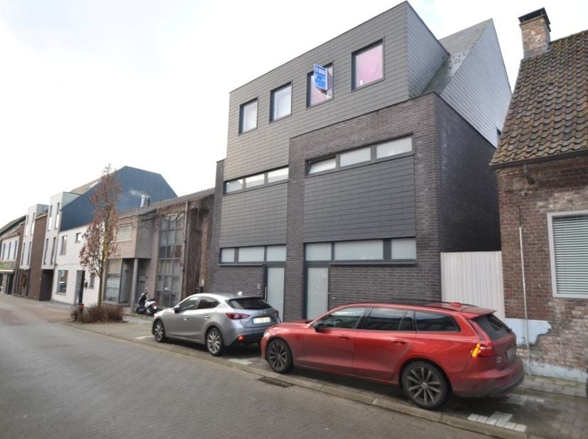 Huis te huur in Kerkstraat 8,
                    9910 Knesselare