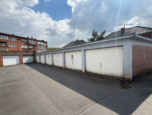                                         Garagebox te koop in Ruisbroek, € 165.000
