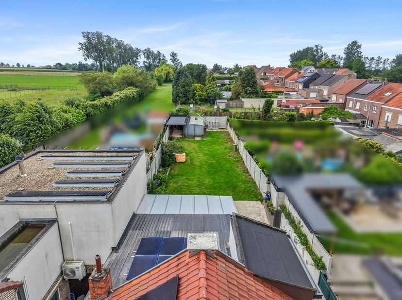 Deze charmante open bebouwing, gelegen aan Bonastraat 4 in 3350 Linter, combineert een karaktervolle uitstraling met het comfort van vandaag. Met een