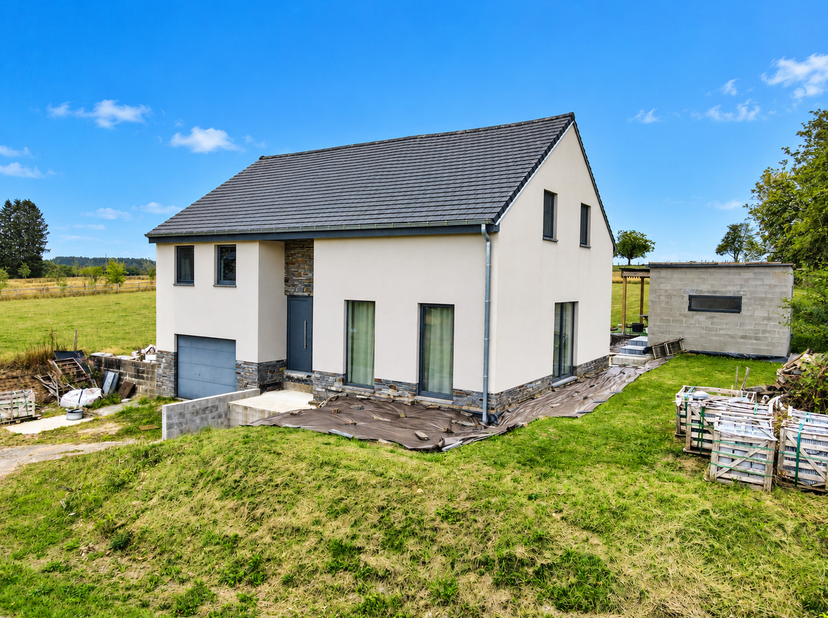 Huis te koop in Samrée 11 bus Q,
                    6982 Samrée
