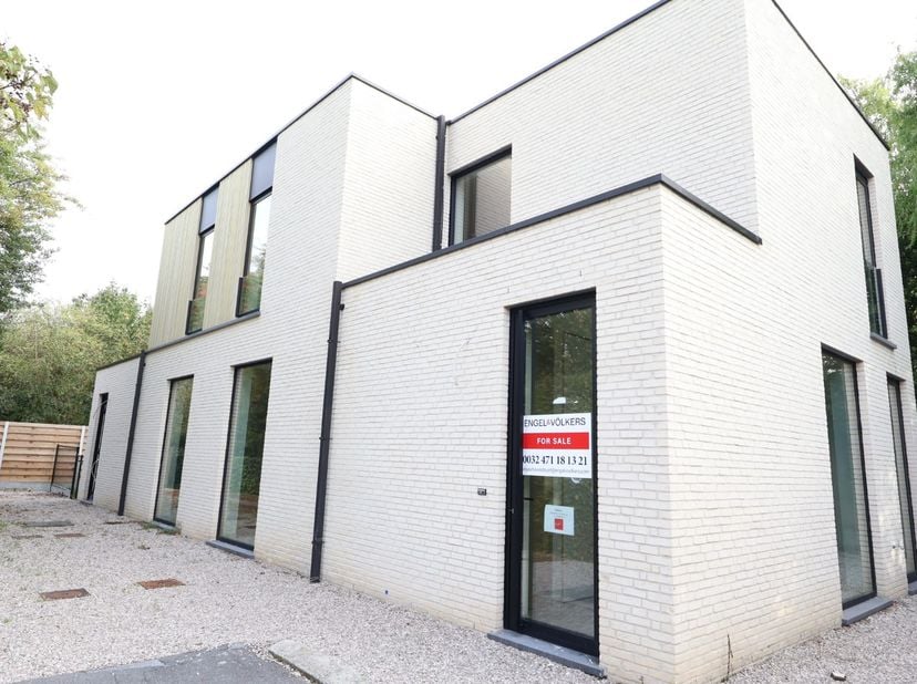 Huis te koop in Onledegoedstraat 12,
                    8800 Beveren