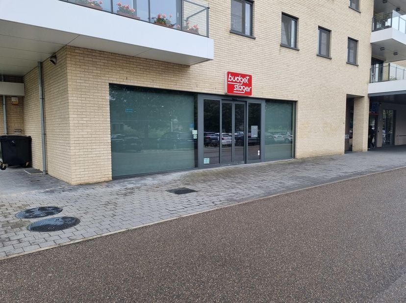 Bien professionnel à louer
                    à 3990 Peer