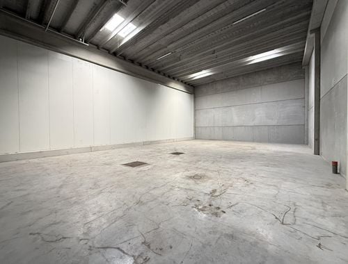                                         Opslagplaats te huur in Oostende, € 1.100
