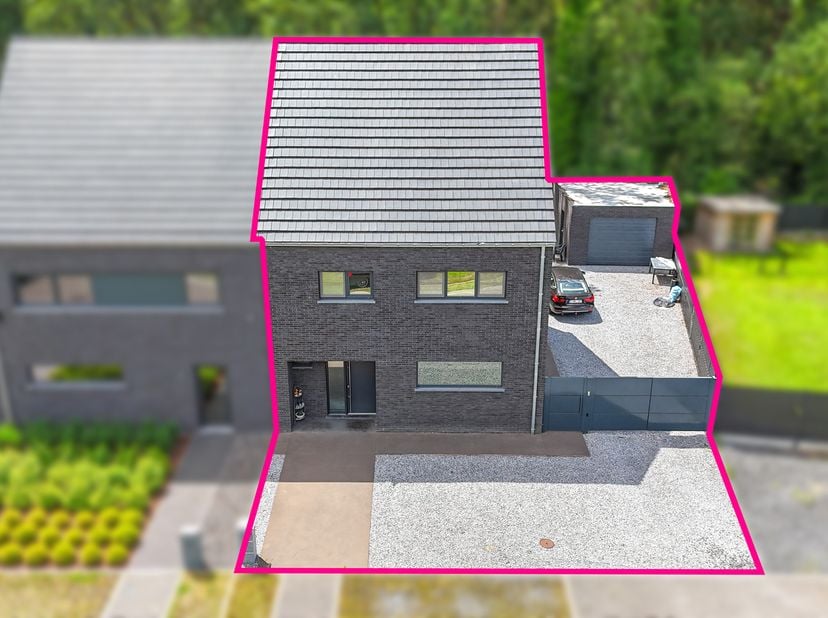Instapklare en energiezuinige gezinswoning op toplocatie in Genk<br />
<br />
Welkom in deze prachtige recente woning, gelegen aan de Peperblook 21 in