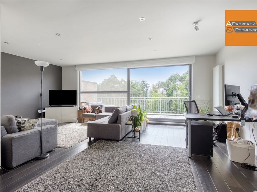 Dans une rue calme du charmant Ottenburg, ce lumineux duplex est proposé à la vente. L'appartement fait partie d'un petit immeuble et se situe aux pre