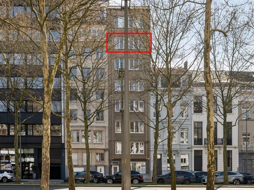 Appartement de caractère (98 m²) avec deux chambres à coucher dans un endroit privilégié<br />
Situation<br />
Ce bel appartement prêt à l'emploi est