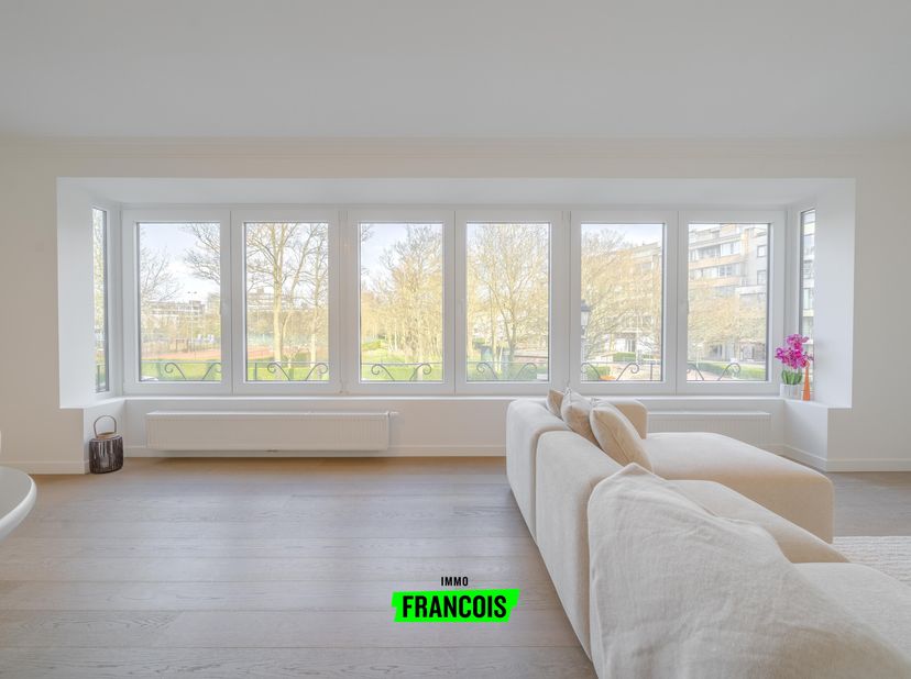 Vous recherchez un appartement élégant et de qualité, où confort et espace sont au cur des préoccupations ? Ce magnifique appartement entièrement réno