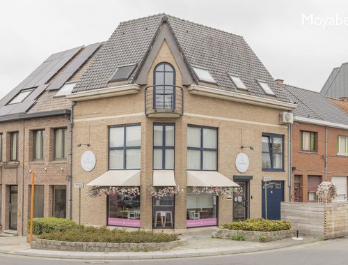                                         Gemengd gebruik te koop in Wetteren, € 385.000

