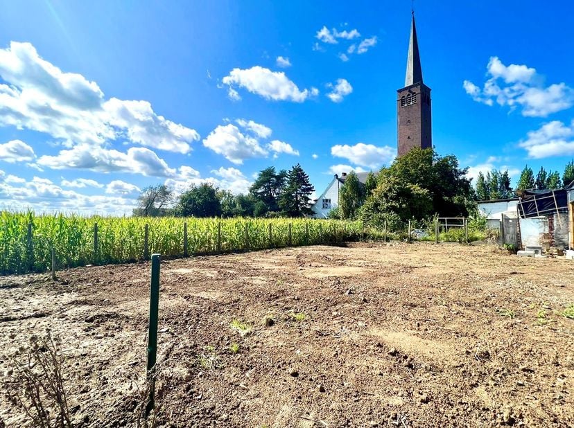 2 terrains à bâtir orientés vers le SUD avec une vue magnifique! Pour bâtiments fermés, bénéficiant d'une BELLE VUE ! PAS D'OBLIGATION DE CONSTRUIRE,
