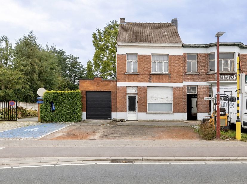 Huis te koop in Aarschotsebaan 171,
                    2590 Berlaar