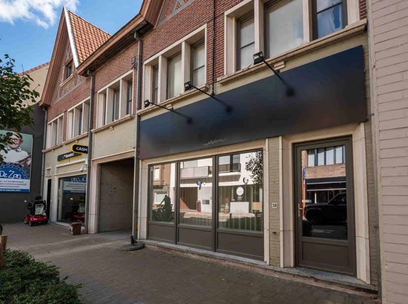 Bedrijfsvastgoed te koop in Schoolstraat 18,
                    8540 Deerlijk