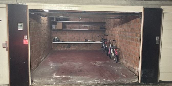 Garage te koop in Van Hoorebekeplein 8 bus G.18, 9900 Eeklo